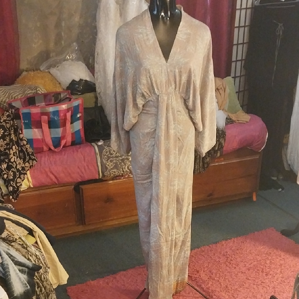 Not For Sale Sold SalElegant Beige Women's Dress - Picture 2 of 8